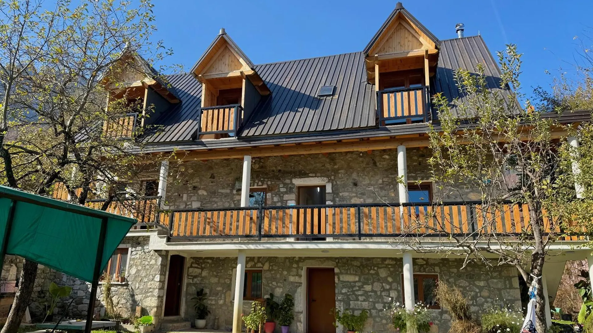 Guesthouse Te Tata contacts